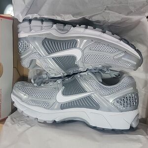 Nike Zoom Vomero 5